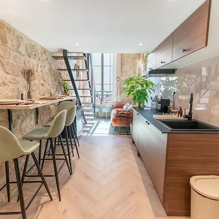 Appartement Downtown Duplex, Clim, 15 Min Walk To The Sea *